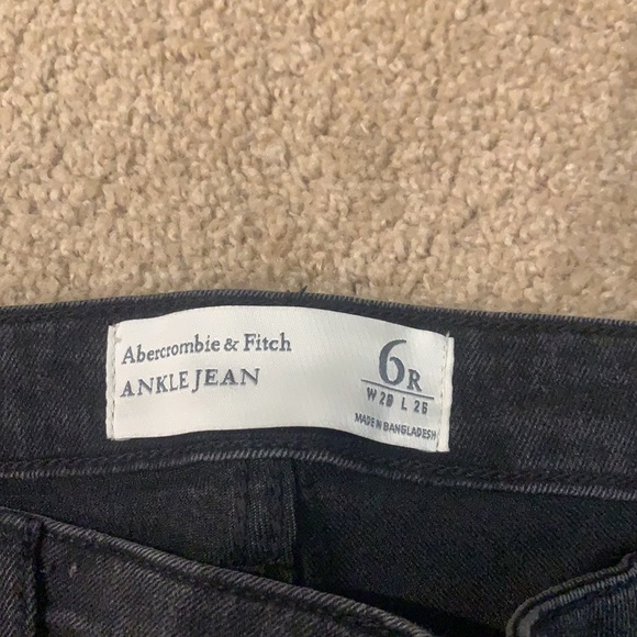 Abercrombie jeans - Picture 3 of 4